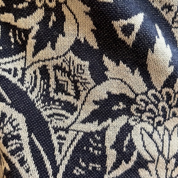 LuLaRoe Classic T - Size Small. Jacquard material - Picture 4 of 12
